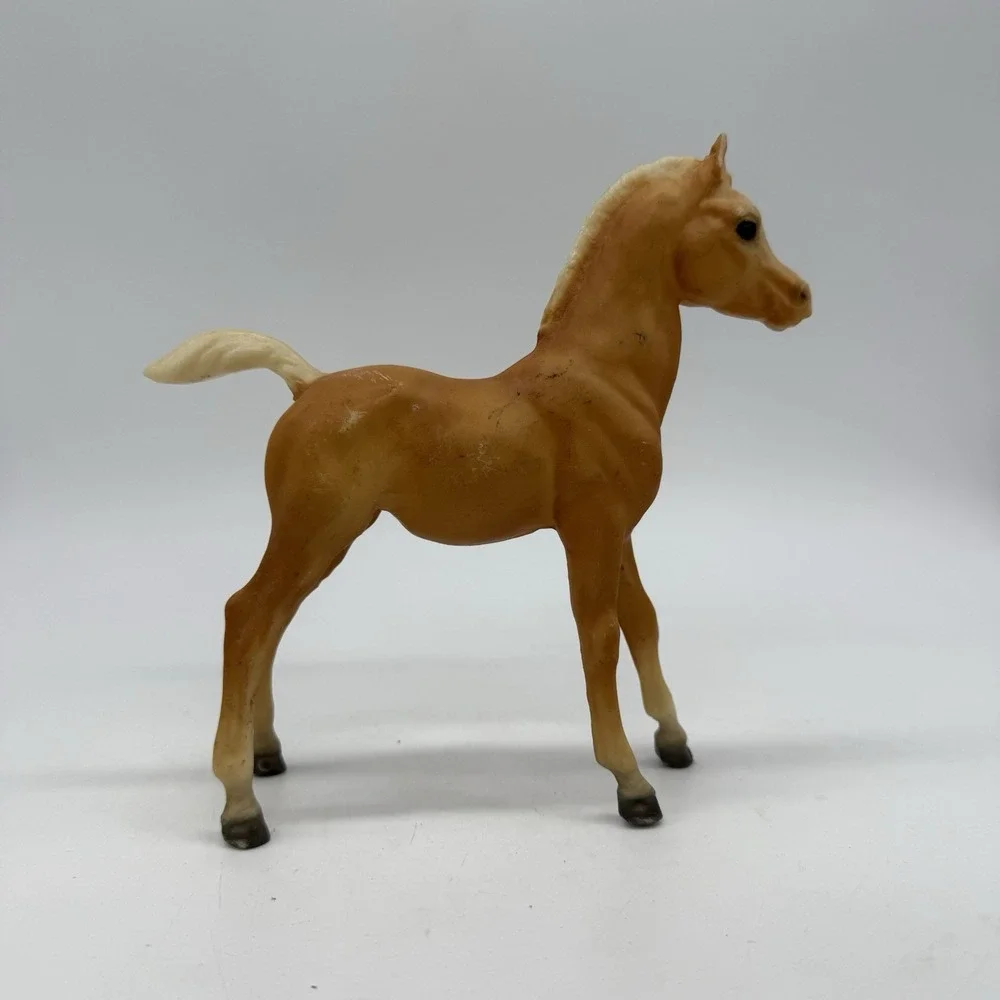 Breyer Traditional Proud Arabian Foal Glossy Palomino Horse Toy Vintage